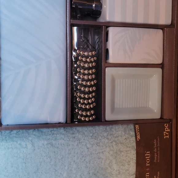 Allen & Roth Seafoam Bathroom Set - Picture 3 of 3